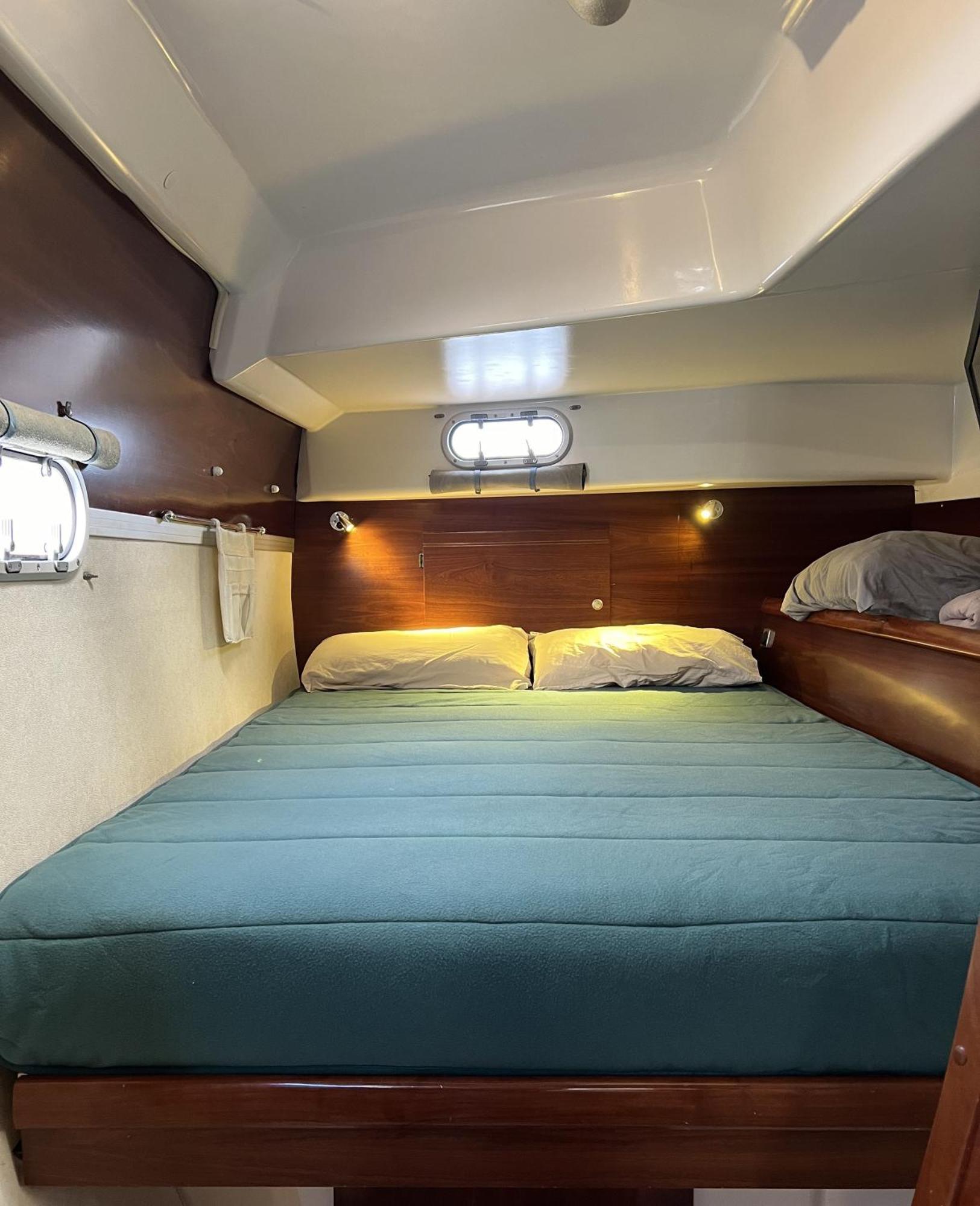 Catamaran Corto Maltese Iii *